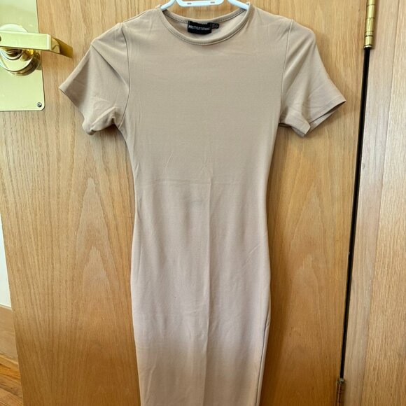 EUC PrettyLittleThing Cream Jersey Ribbed Short Sleeve Midi Dress - Picture 4 of 8